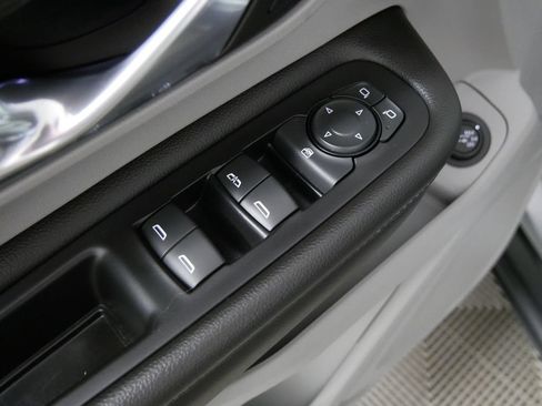 Used 2023 GMC Terrain SLE w/ Driver Convenience Package FWD image 16