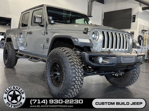 Used 2020 Jeep Gladiator Overland w/ Popular Equipment Package AWD/4WD image 2