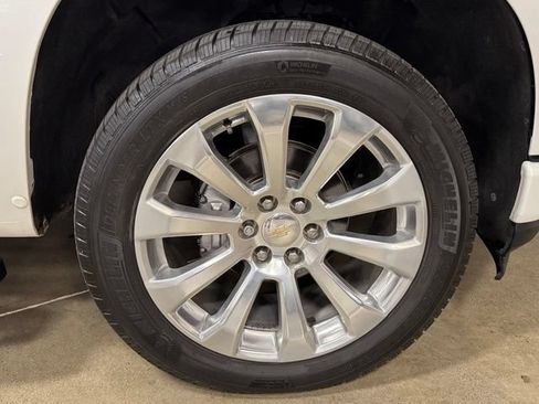 Used 2021 Chevrolet Silverado 1500 High Country w/ Technology Package AWD/4WD image 41
