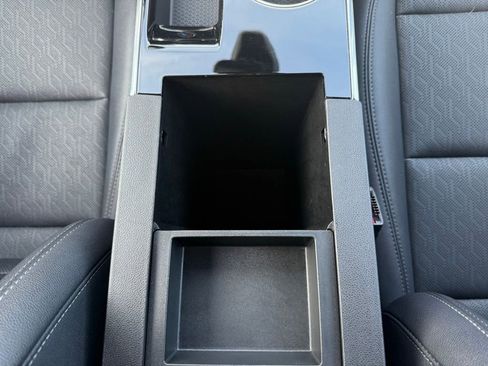 Used 2025 Chevrolet Equinox LT w/ Convenience Package II image 27