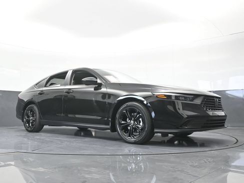 Used 2025 Honda Accord SE image 59
