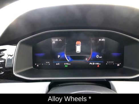 Used 2025 Volkswagen Jetta SE image 15