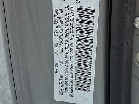 Certified 2019 Jeep Cherokee Latitude Plus w/ Comfort/Convenience Group image 32