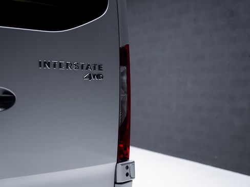 Used 2022 Mercedes-Benz Sprinter 144 Cargo image 30