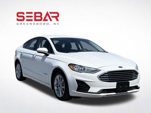 Used 2019 Ford Fusion SE image 6