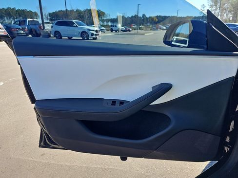 Used 2025 Tesla Model 3 Long Range image 31