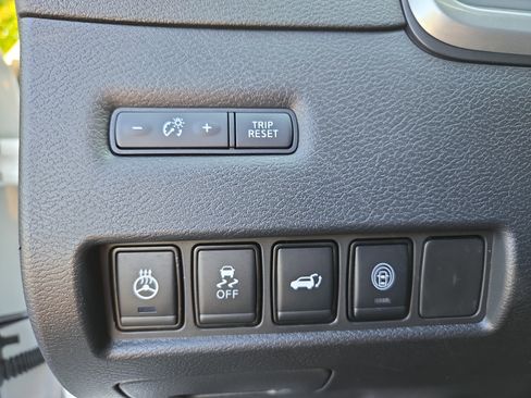 Certified 2024 Nissan Murano Platinum w/ Cargo Package image 17