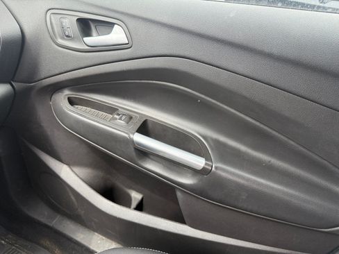 Used 2019 Ford Escape SE AWD/4WD image 16