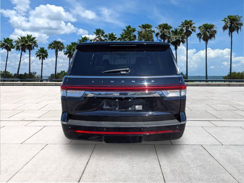 Used 2022 Lincoln Navigator Reserve image 7