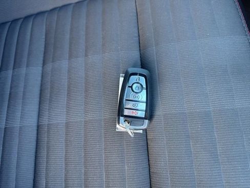 Used 2025 Ford Explorer ST-Line w/ ST-Line Street Pack image 10