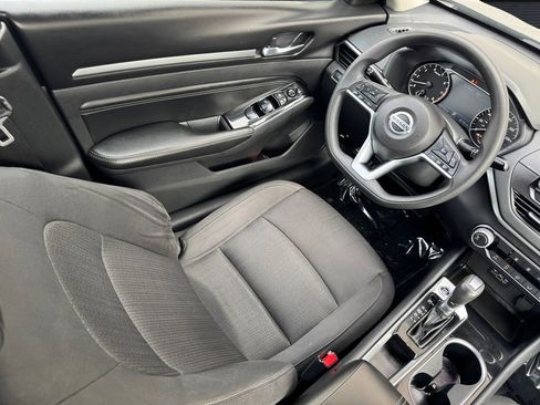 Used 2021 Nissan Altima 2.5 SV image 15