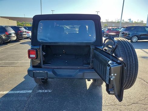 Used 2021 Jeep Wrangler Unlimited Sport image 7