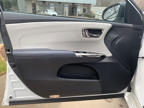 Used 2015 Toyota Avalon XLE image 14