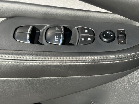 Used 2020 Nissan Murano SL FWD image 16