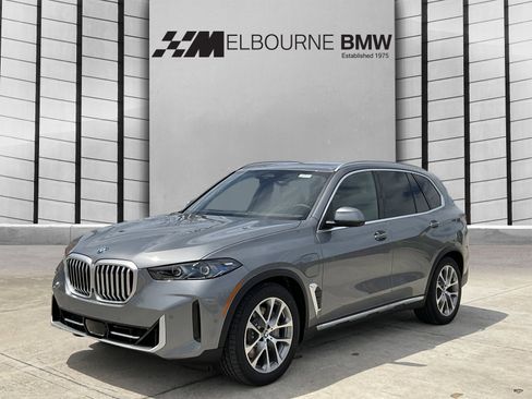New 2026 BMW X5 xDrive50e w/ Premium Package image 3