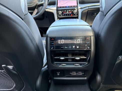 Used 2023 Jeep Grand Cherokee Overland w/ Adv Protech Group III AWD/4WD image 28
