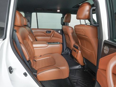 Used 2024 INFINITI QX80 Sensory w/ Cargo Package image 10