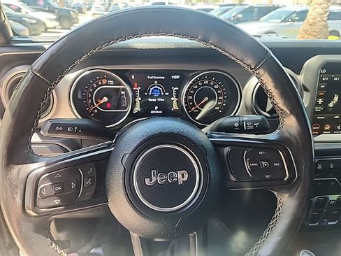 Used 2021 Jeep Gladiator Sport AWD/4WD image 11