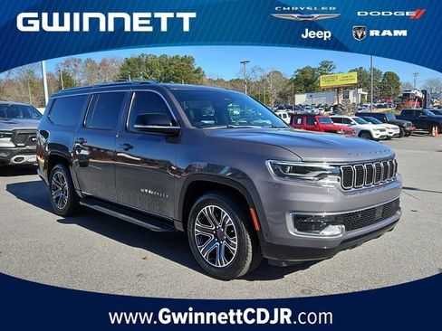 Used 2024 Jeep Wagoneer L 2WD w/ Premium Group I image 1