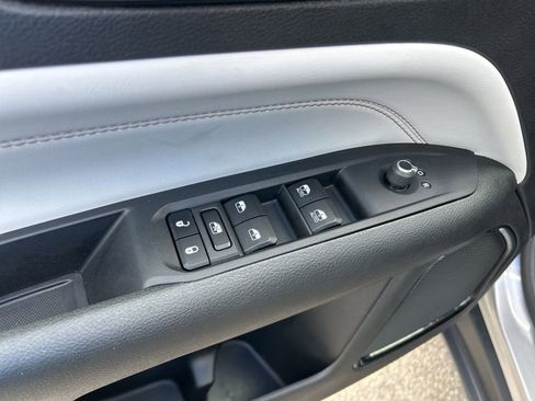 Used 2023 Jeep Compass Limited image 34