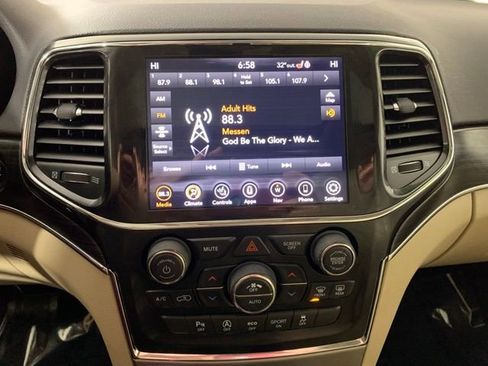 Used 2021 Jeep Grand Cherokee Limited image 13