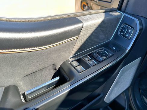 Used 2024 Ford F250 Platinum image 13