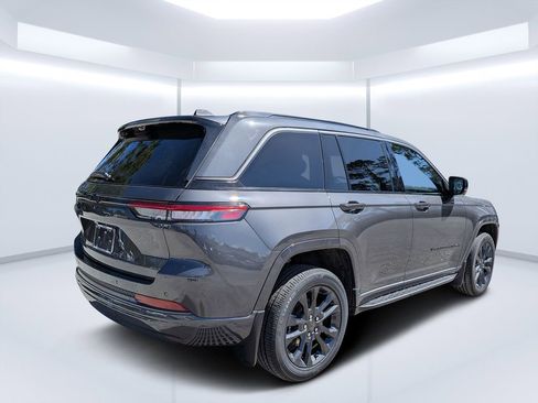 New 2026 Jeep Grand Cherokee Limited AWD/4WD image 3