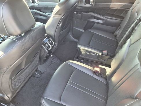 Used 2022 Kia Sorento SX image 9