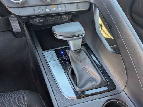 Used 2023 Hyundai Elantra SE image 14