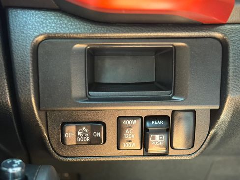 Used 2017 Toyota Tacoma TRD Sport w/ Tow Package RWD image 29