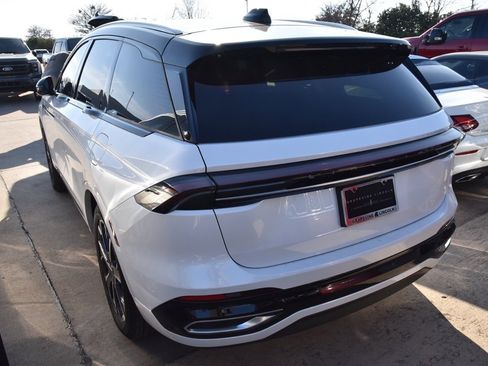 Certified 2026 Lincoln Nautilus Reserve image 6