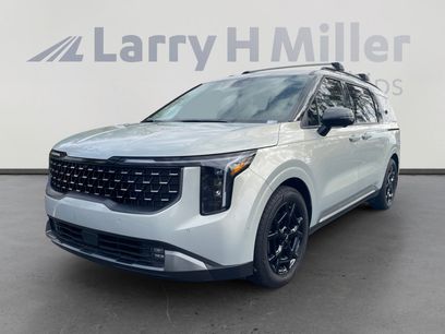 Used 2025 Kia Carnival SX