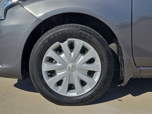 Used 2016 Nissan Versa SV image 12