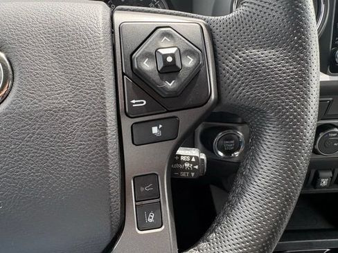 Used 2022 Toyota Tacoma TRD Off-Road w/ Black Out Package (TMS) AWD/4WD image 25