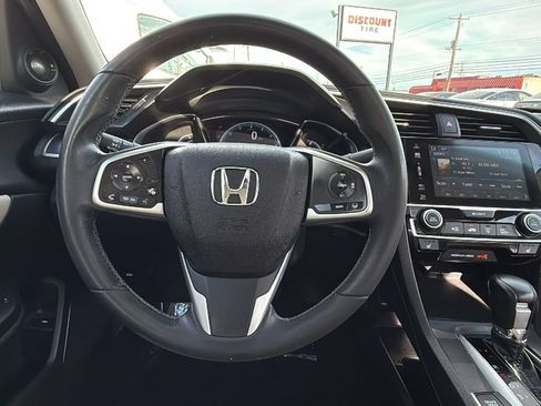 Used 2018 Honda Civic Touring image 19