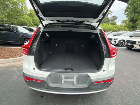 Used 2025 Volvo XC40 B5 Core AWD/4WD image 21