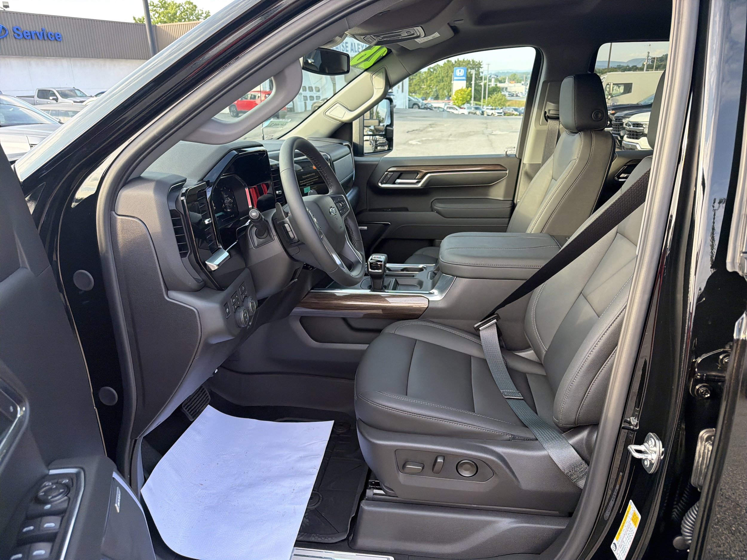 New 2026 Chevrolet Silverado 1500 RST w/ Convenience Package II AWD/4WD image 13
