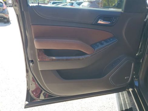Used 2018 Chevrolet Suburban Premier image 17