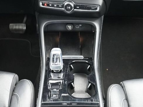 Used 2023 Volvo XC40 B4 Ultimate FWD image 22