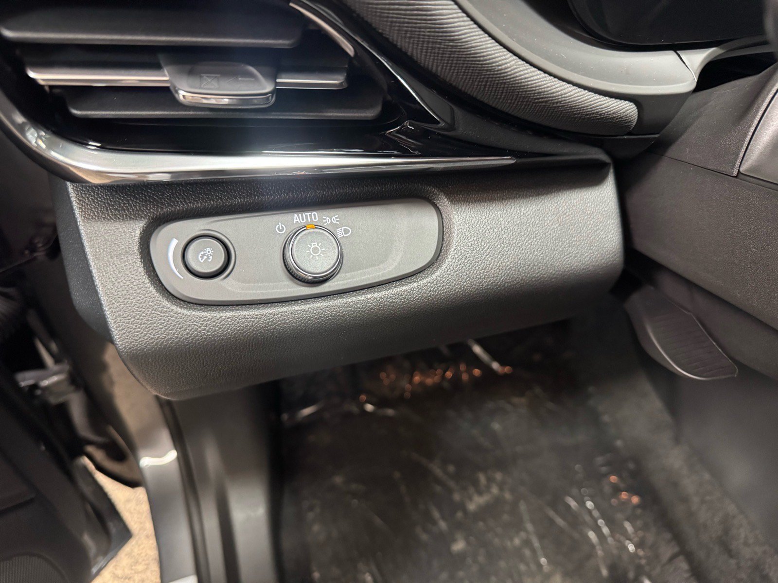 New 2026 Buick Envista Sport Touring w/ Convenience I Package FWD image 16
