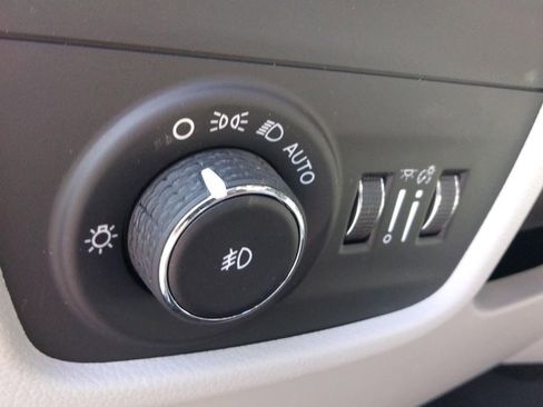 Used 2022 Jeep Grand Cherokee Summit image 19