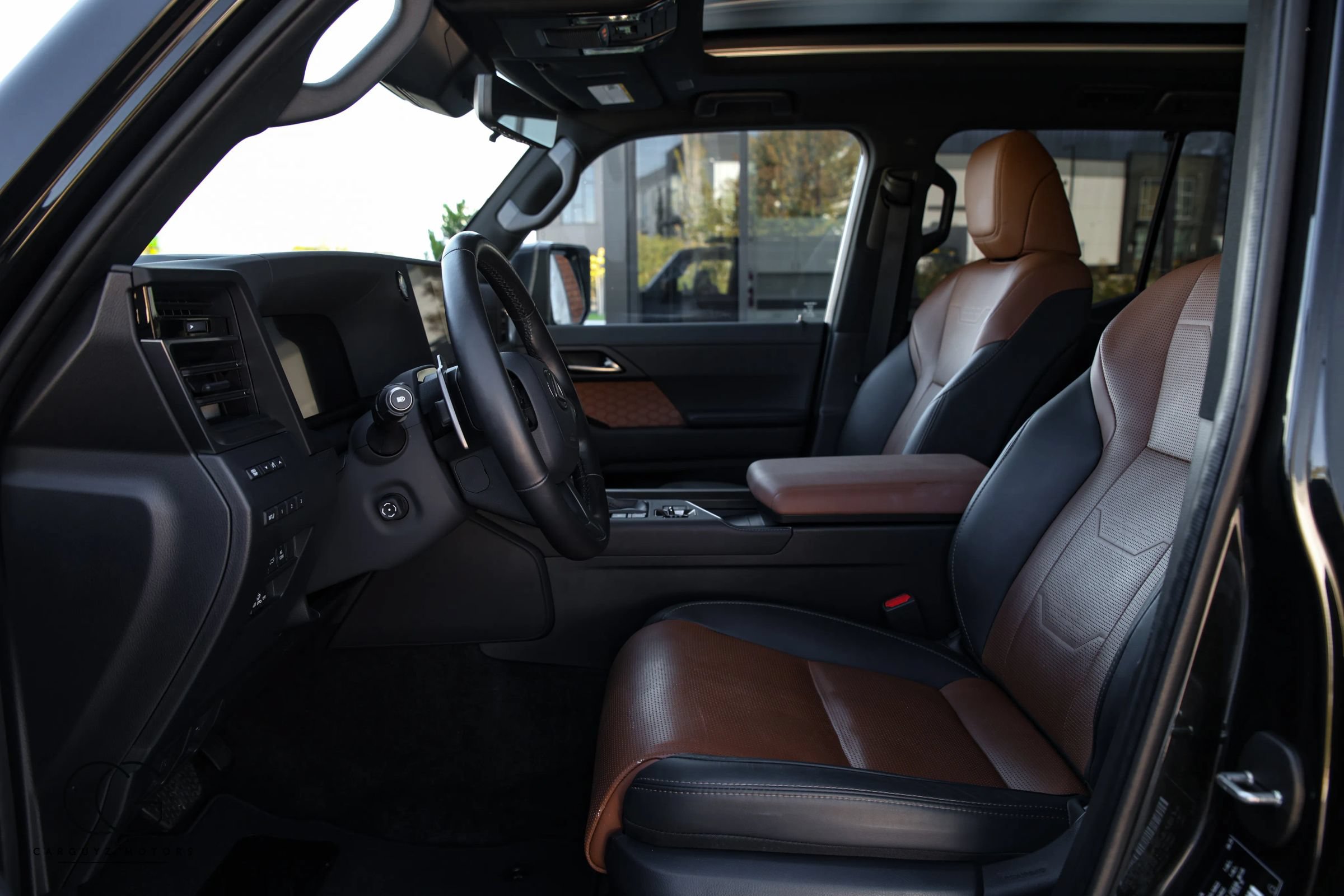 Used 2025 Lexus GX 550 w/ Accessory Package (Z1) AWD/4WD image 6