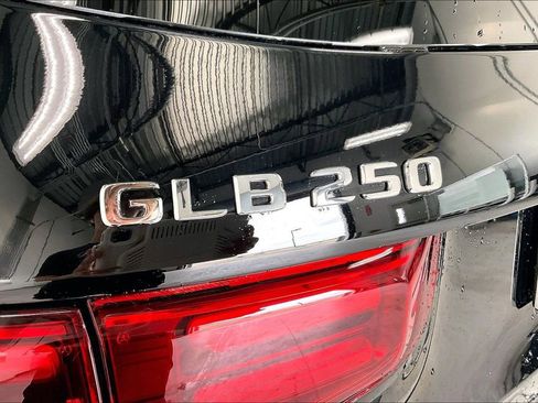New 2026 Mercedes-Benz GLB 250 4MATIC image 15
