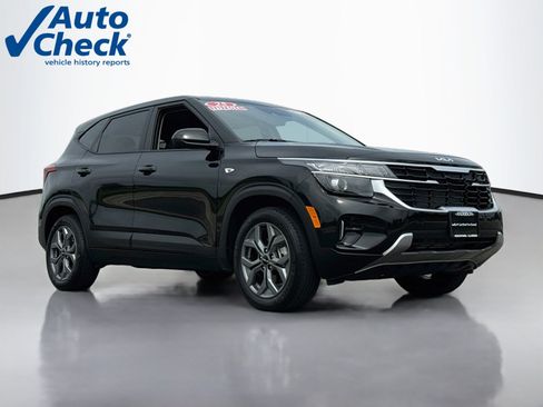 Used 2025 Kia Seltos LX AWD/4WD image 1