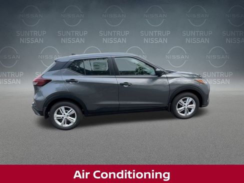 New 2025 Nissan Kicks Play S image 11