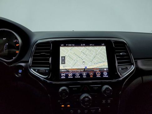 Used 2021 Jeep Grand Cherokee Laredo X AWD/4WD image 26