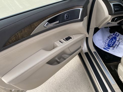 Used 2017 Lincoln MKZ Reserve w/ Technology Package image 13