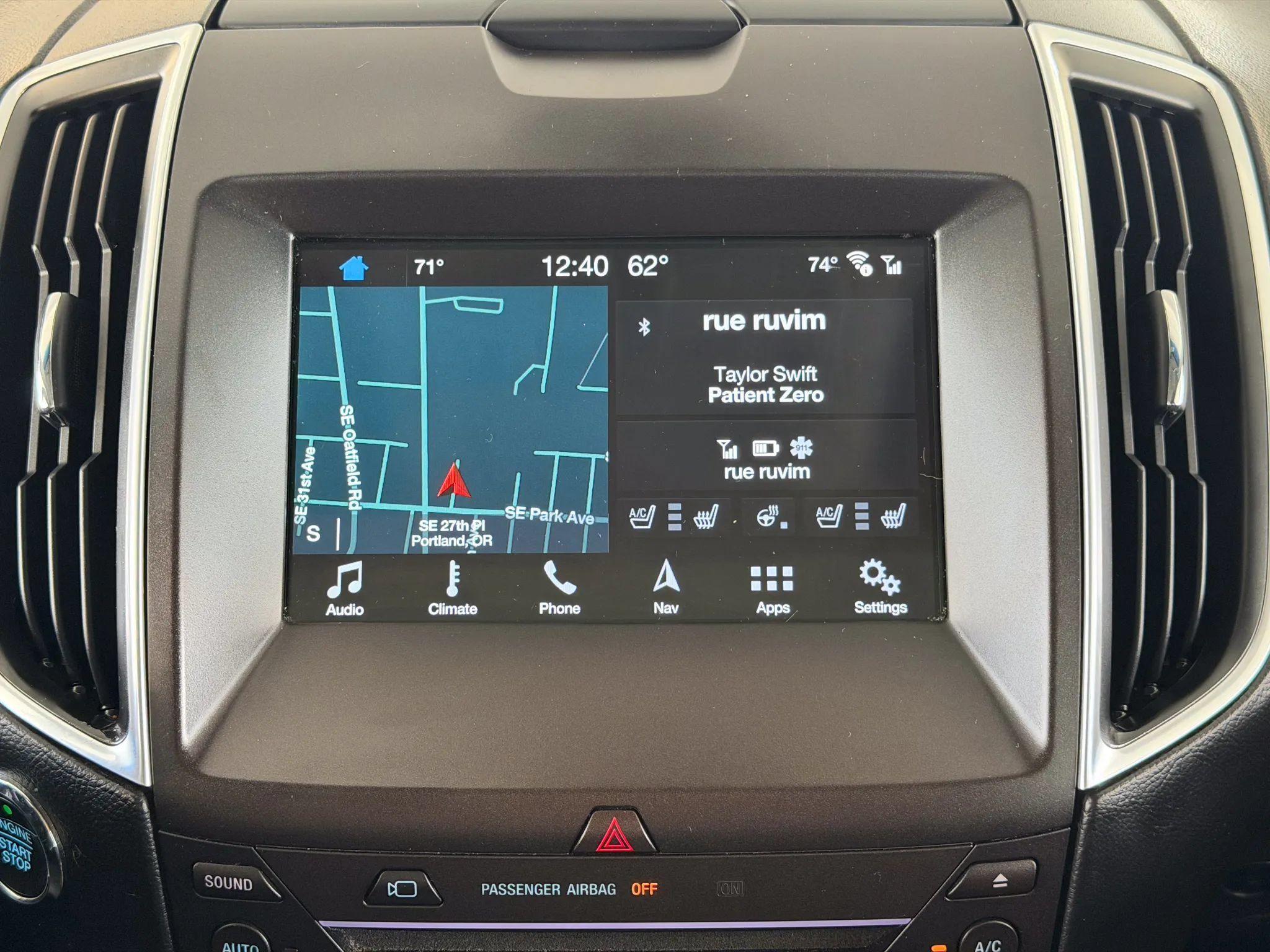 Used 2017 Ford Edge Titanium w/ Equipment Group 302A AWD/4WD image 32