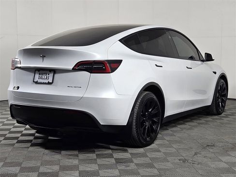 Used 2023 Tesla Model Y Long Range image 5