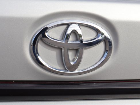 Used 2024 Toyota Corolla LE image 17